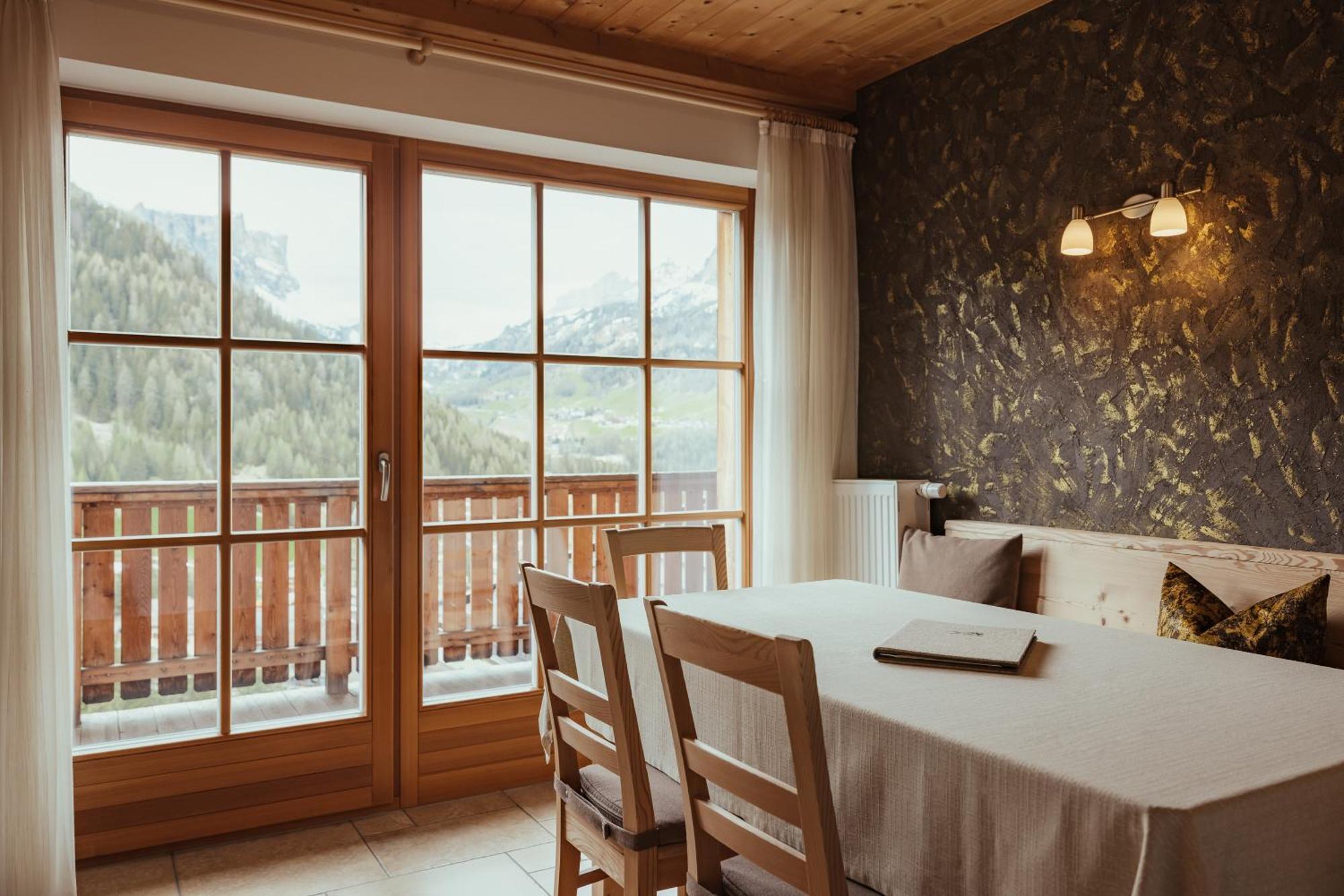 Refugium Laflu Apartments Corvara In Badia Ngoại thất bức ảnh