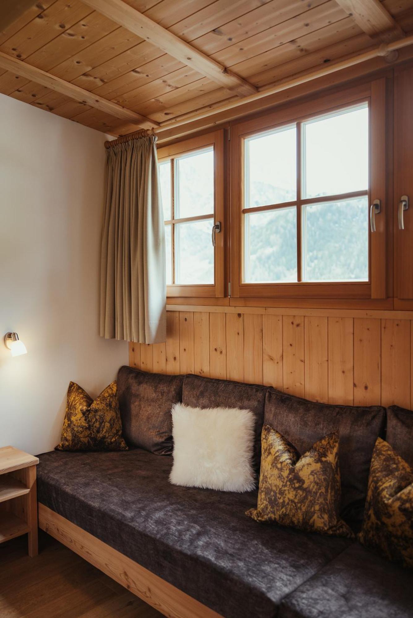 Refugium Laflu Apartments Corvara In Badia Ngoại thất bức ảnh