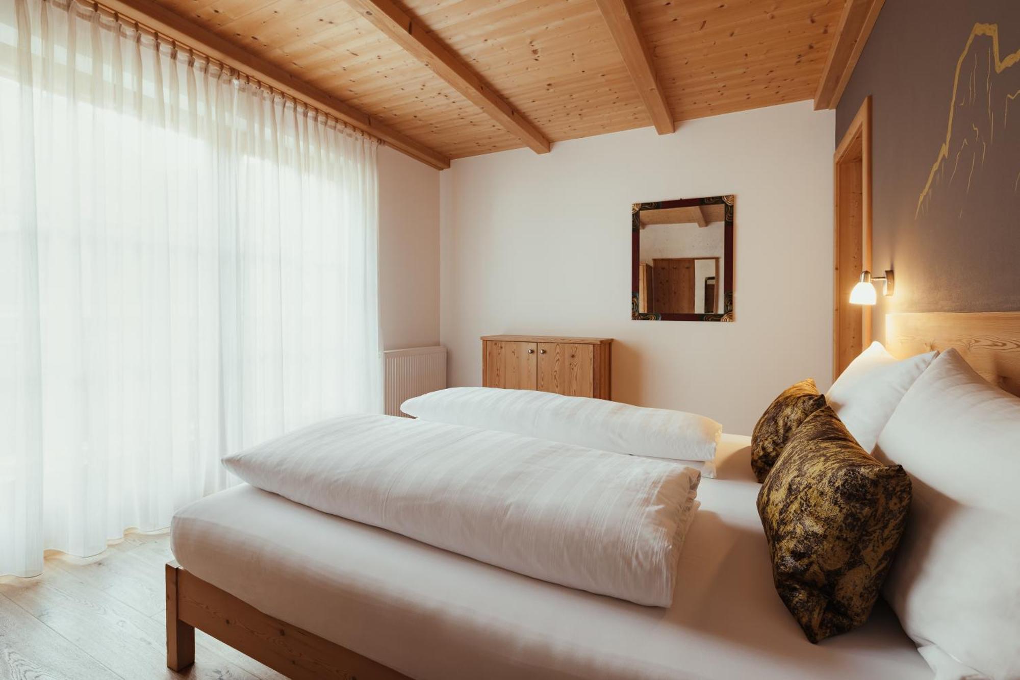 Refugium Laflu Apartments Corvara In Badia Ngoại thất bức ảnh