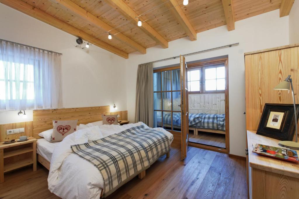 Refugium Laflu Apartments Corvara In Badia Phòng bức ảnh